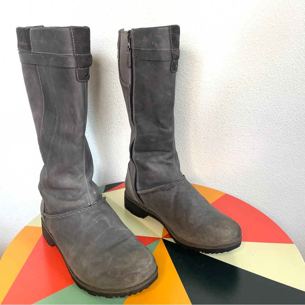 Eddie Bauer women’s Trace waterproof boots, size 8.5